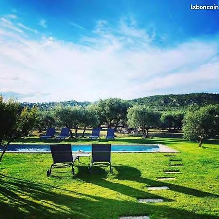 La Bergerie De Cigalon Bed and Breakfast Mouries Δωμάτιο φωτογραφία