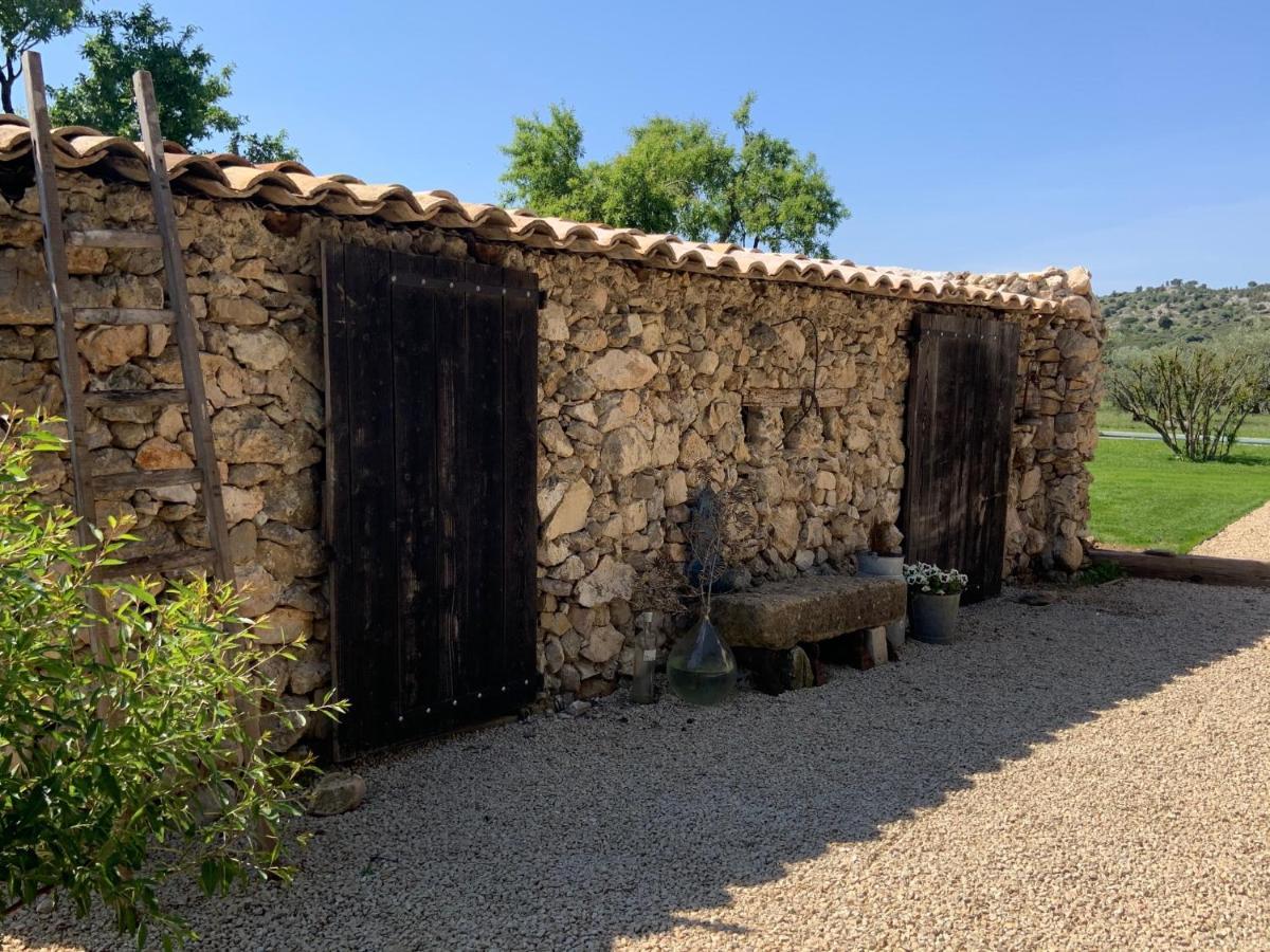 La Bergerie De Cigalon Bed and Breakfast Mouries Εξωτερικό φωτογραφία