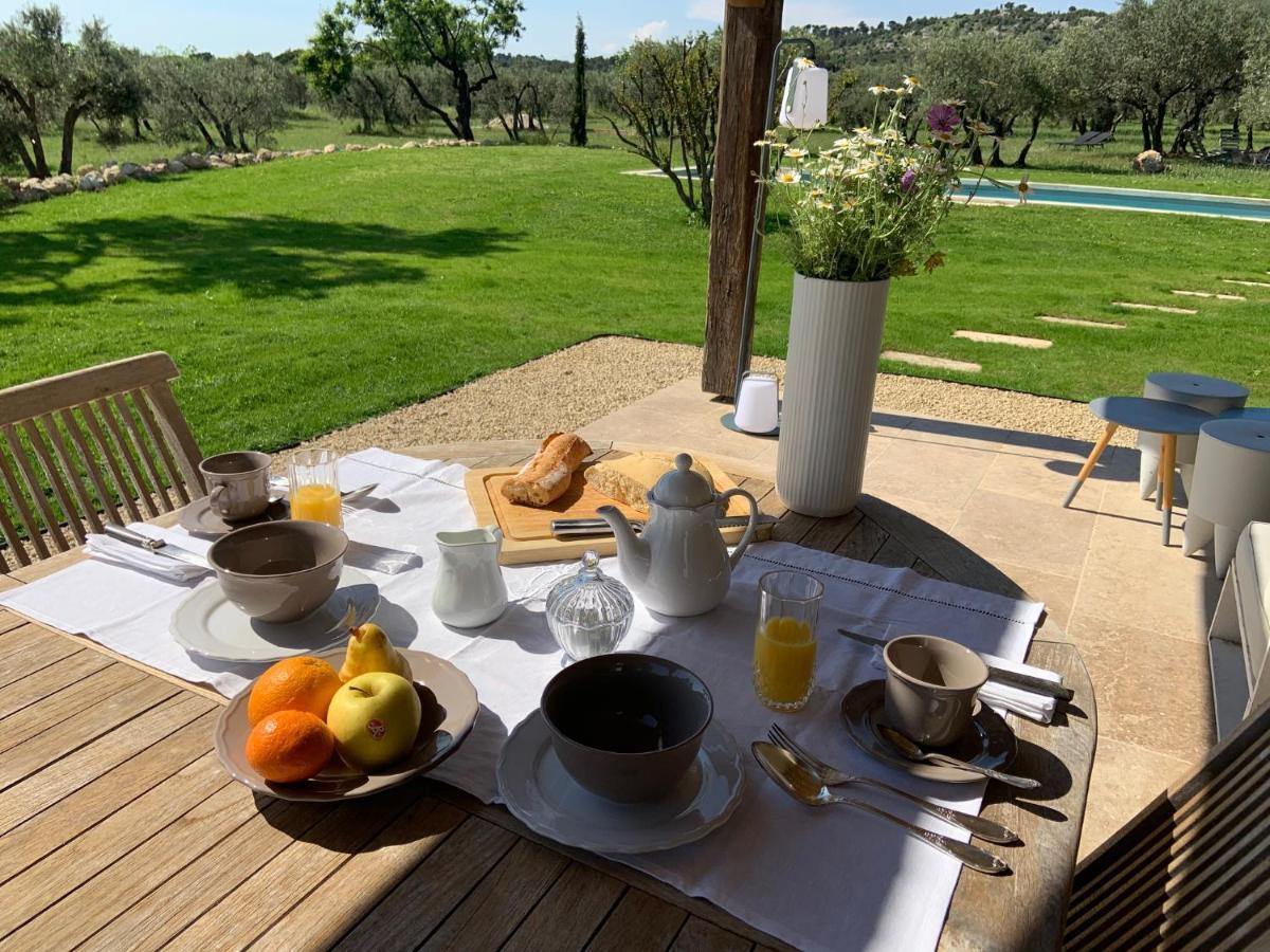 La Bergerie De Cigalon Bed and Breakfast Mouries Εξωτερικό φωτογραφία