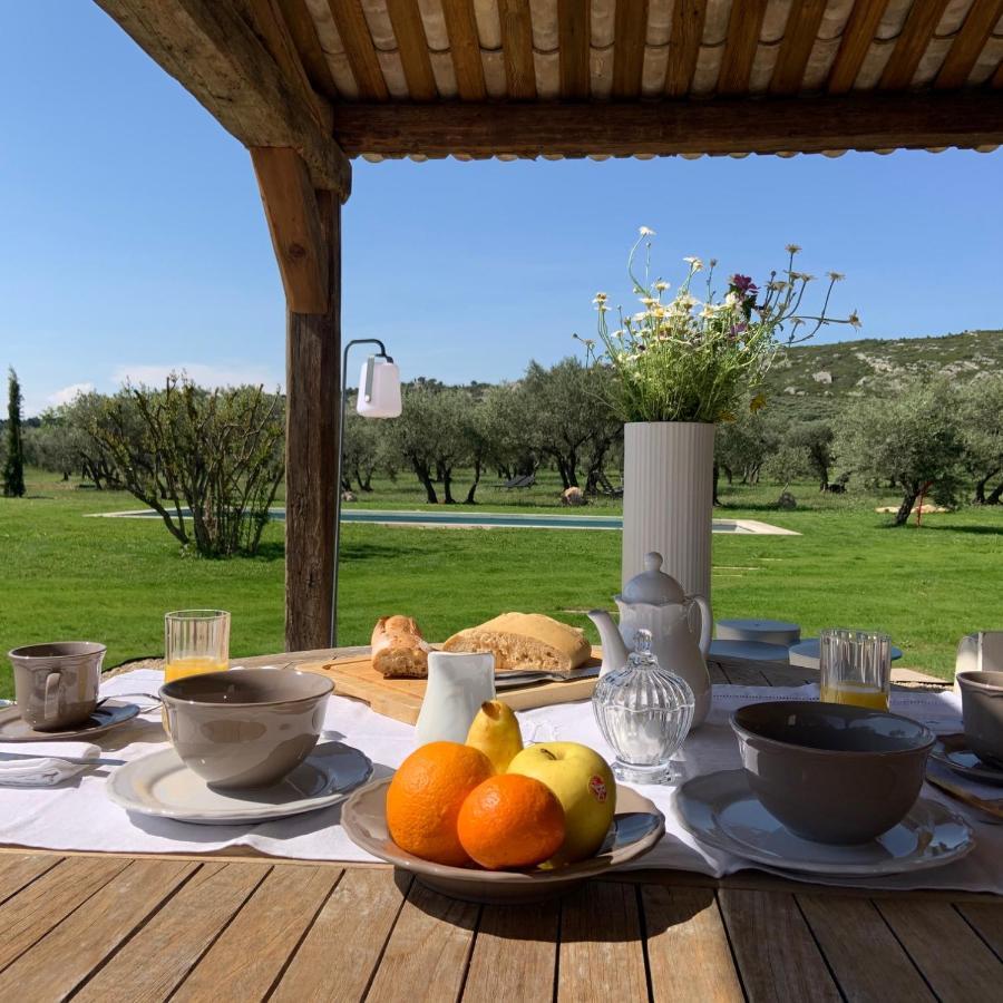 La Bergerie De Cigalon Bed and Breakfast Mouries Εξωτερικό φωτογραφία