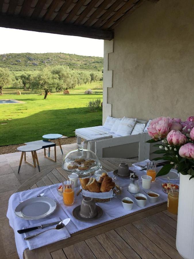 La Bergerie De Cigalon Bed and Breakfast Mouries Εξωτερικό φωτογραφία