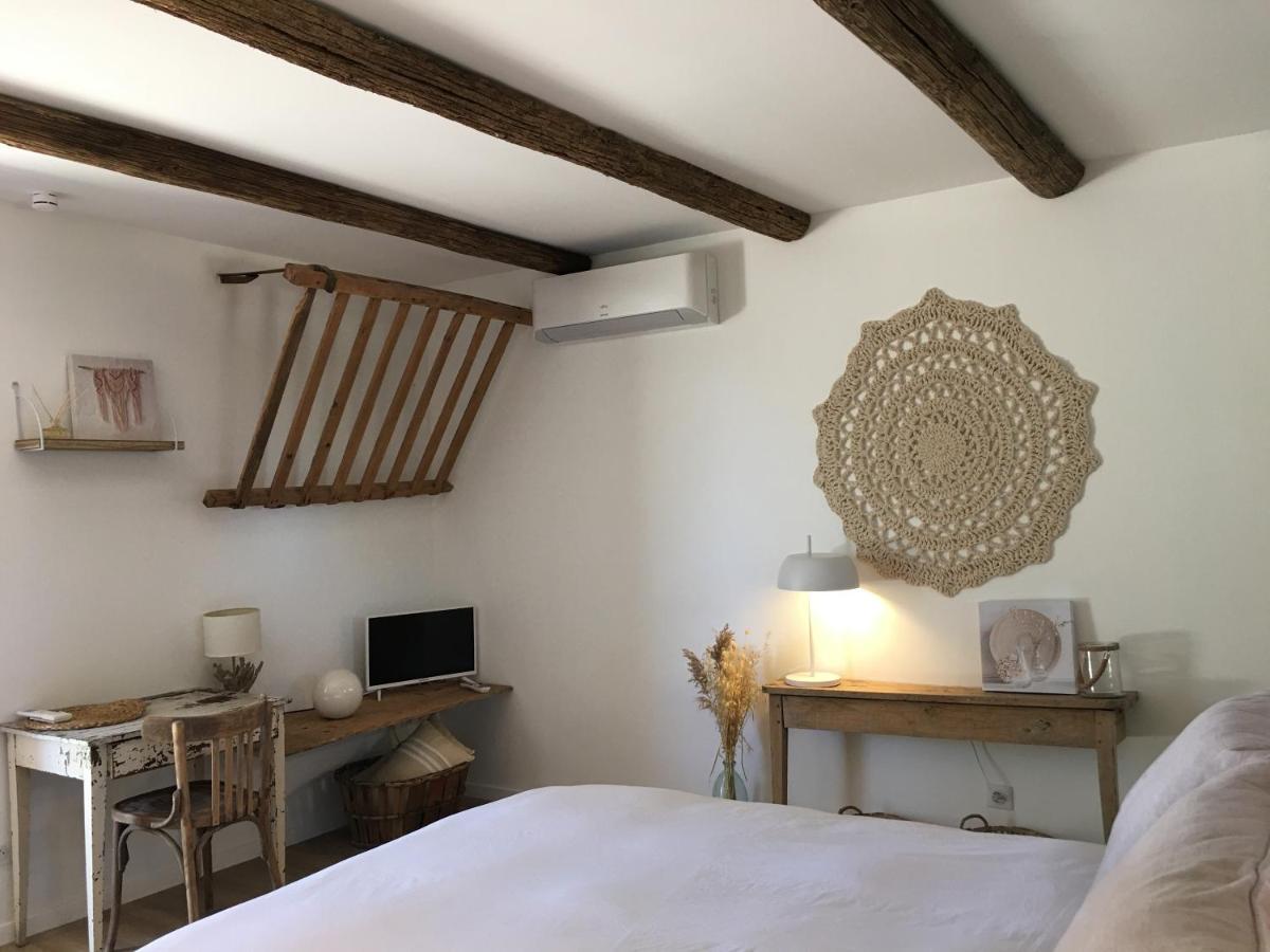 La Bergerie De Cigalon Bed and Breakfast Mouries Εξωτερικό φωτογραφία