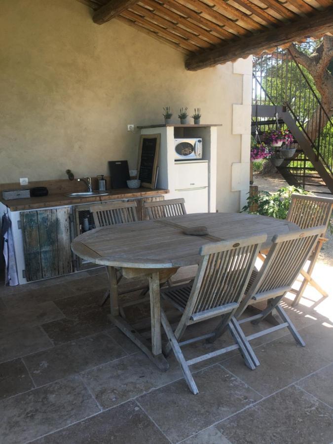 La Bergerie De Cigalon Bed and Breakfast Mouries Εξωτερικό φωτογραφία